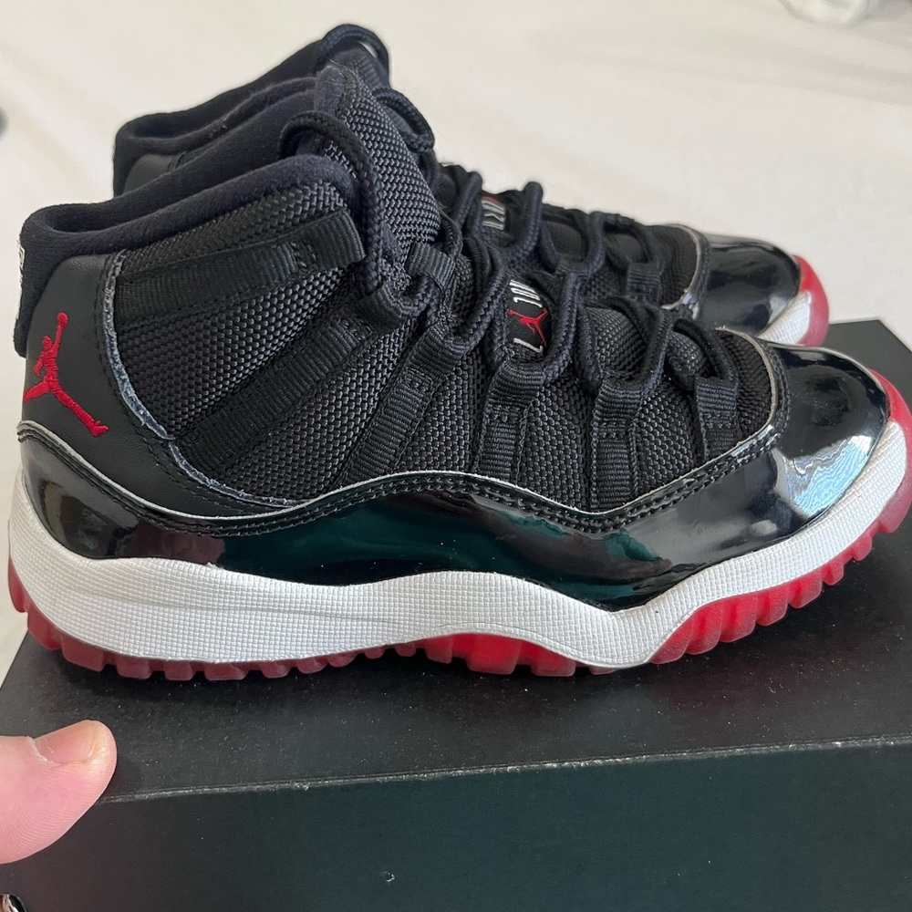 ❌❌SOLD❌❌ Jordan 11 bred sz 12c